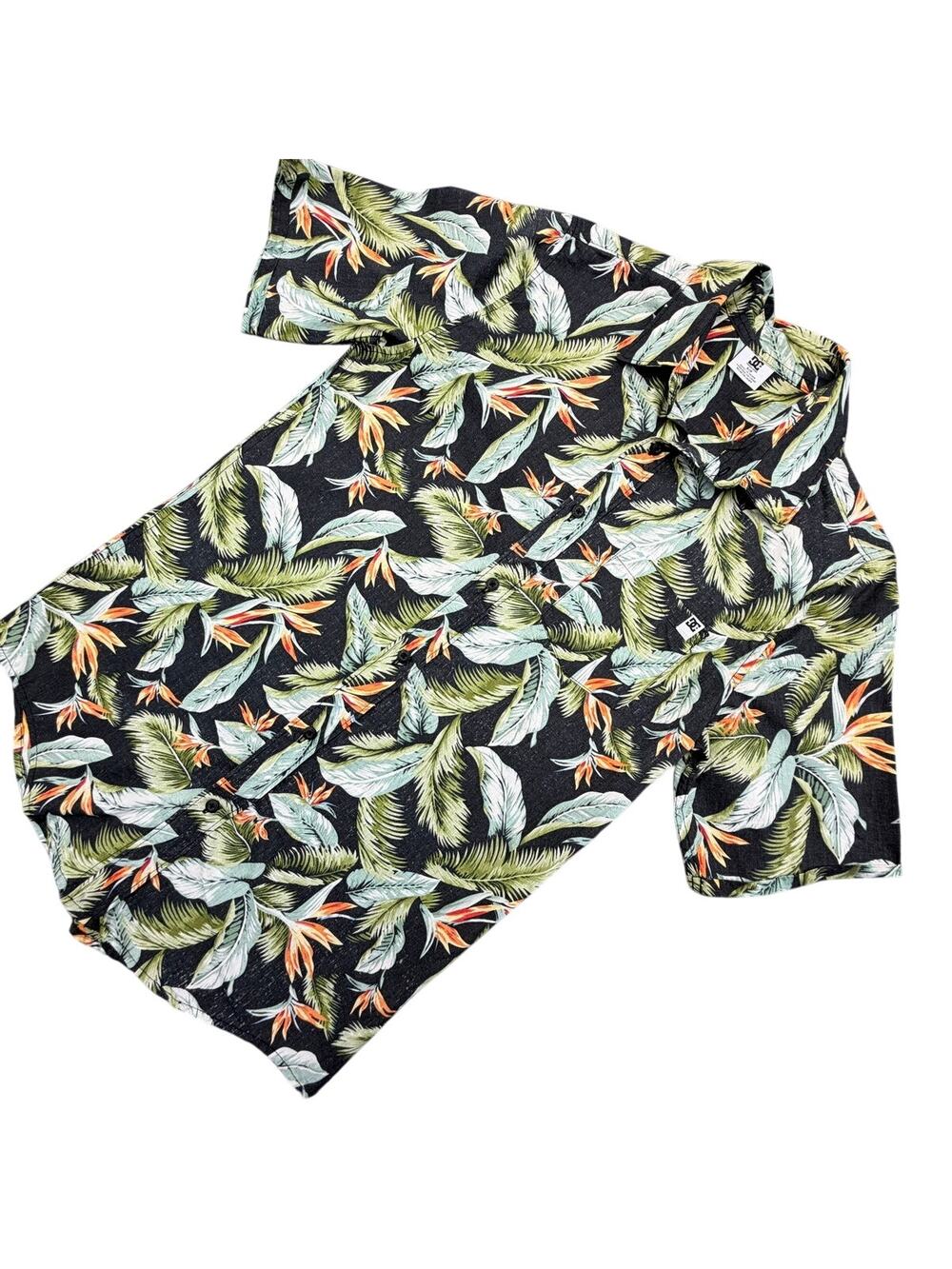 DC Shoes Hawaiian Shirt Mens Small Tropical Floral Button Up Cotton Blend